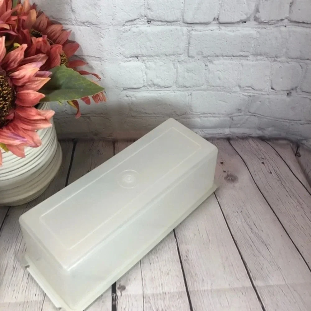 Tupperware good used